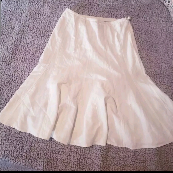 Sharagano White Pleated Skirt - Picture 2 of 3